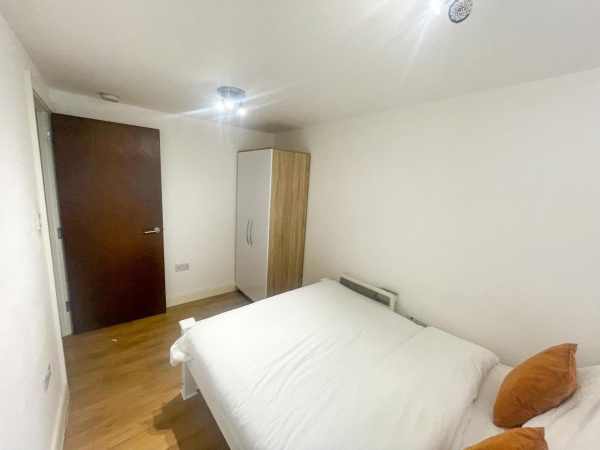 96 Uxbridge Road Apartments Londres Extérieur photo